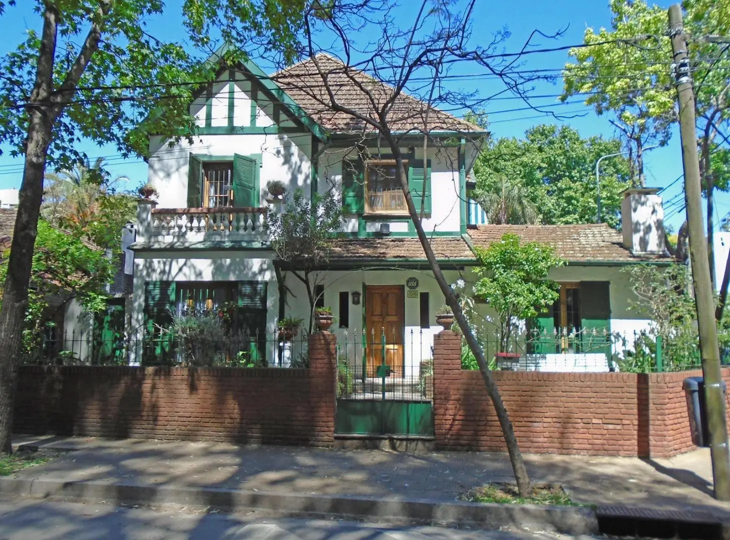 VENTA CASA DE 6 AMBIENTES EN VICENTE LÓPEZ 1