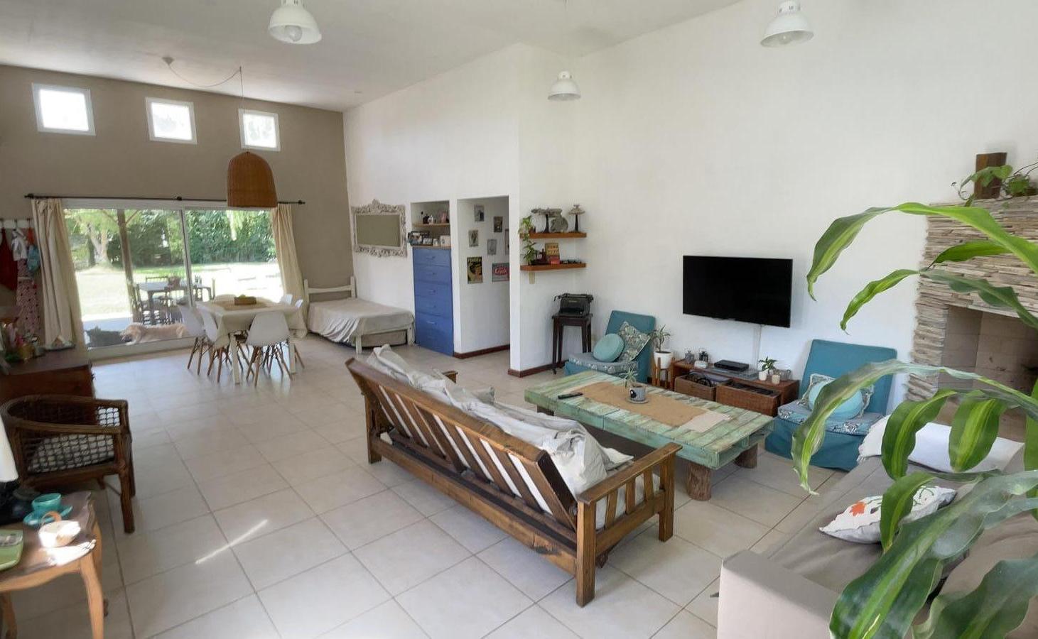 VENTA CASA 4 AMBIENTES EN DIQUE LUJÁN