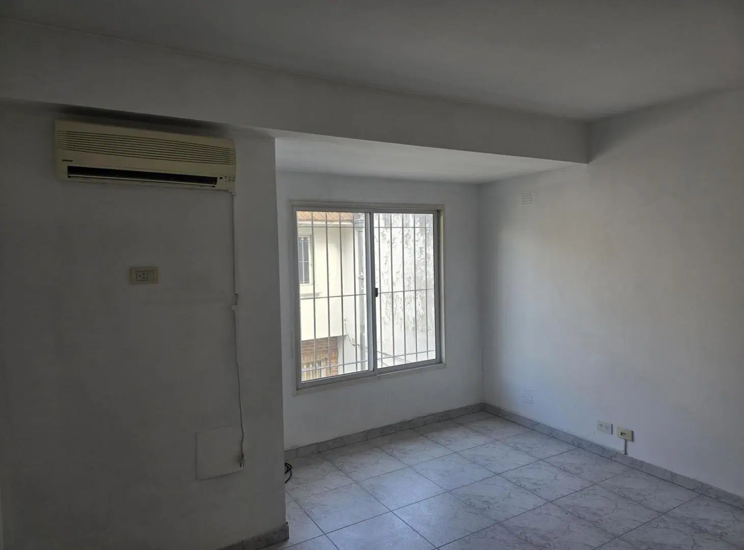 VENTA PH 3 AMBIENTES EN CARAPACHAY 5