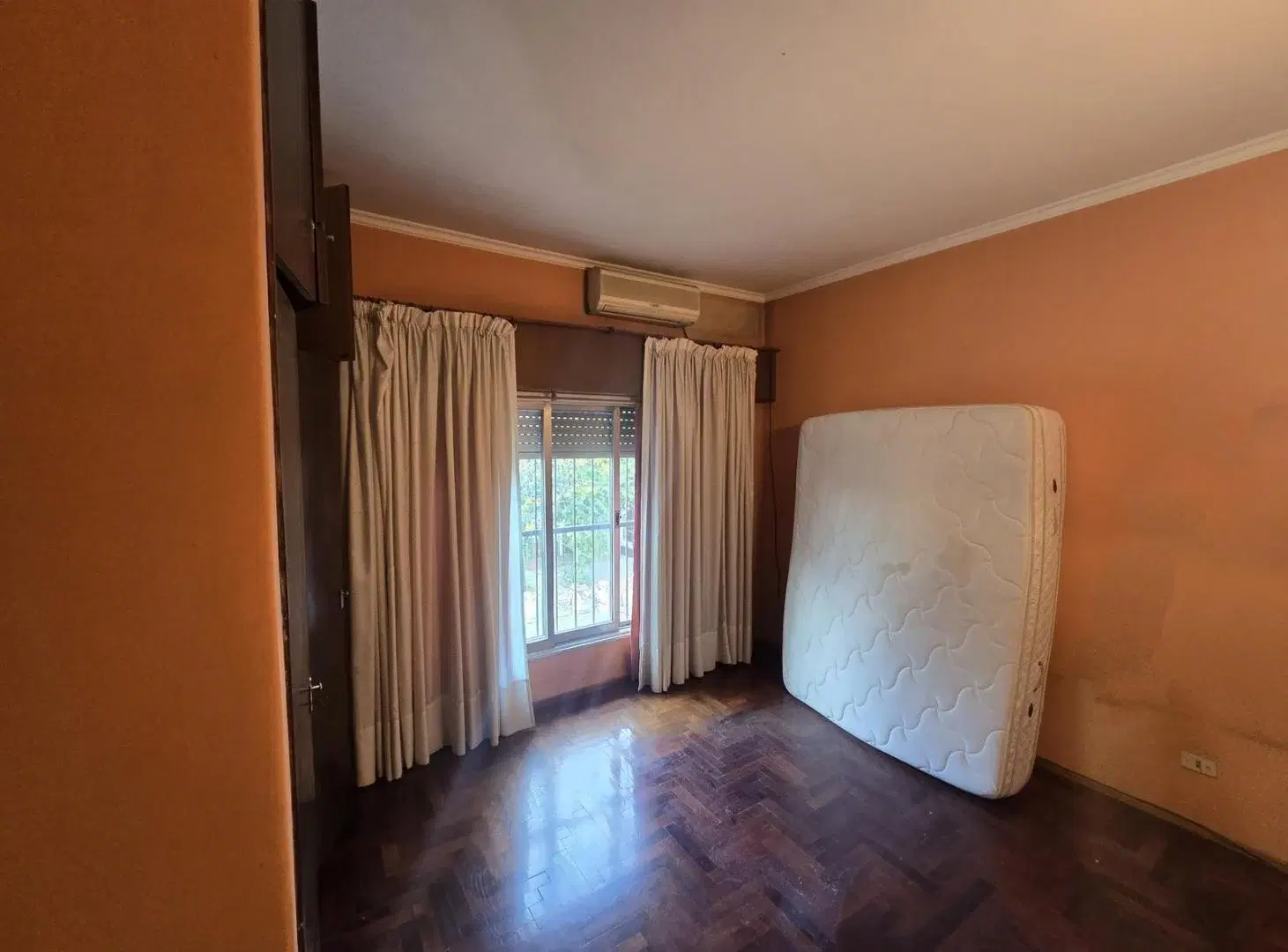 VENTA CASA 4 AMBIENTES EN VILLA ADELINA 5