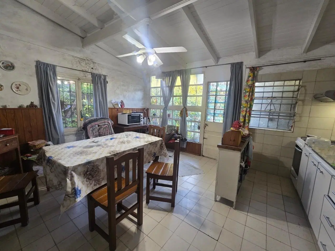 VENTA CASA DE 4 AMBIENTES EN VILLA BALLESTER 2