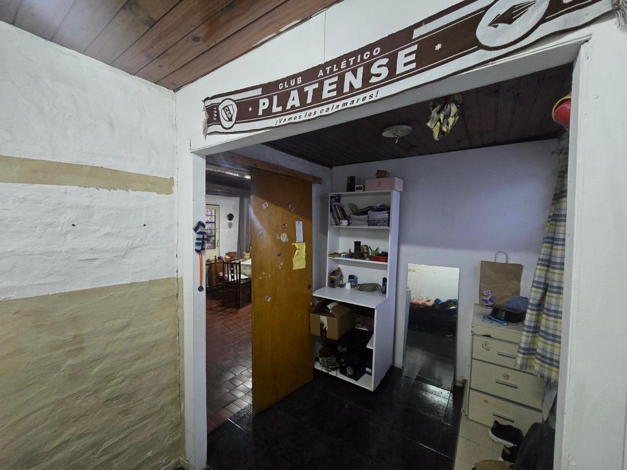 VENTA CASA DE 4 AMBIENTES EN VILLA BALLESTER