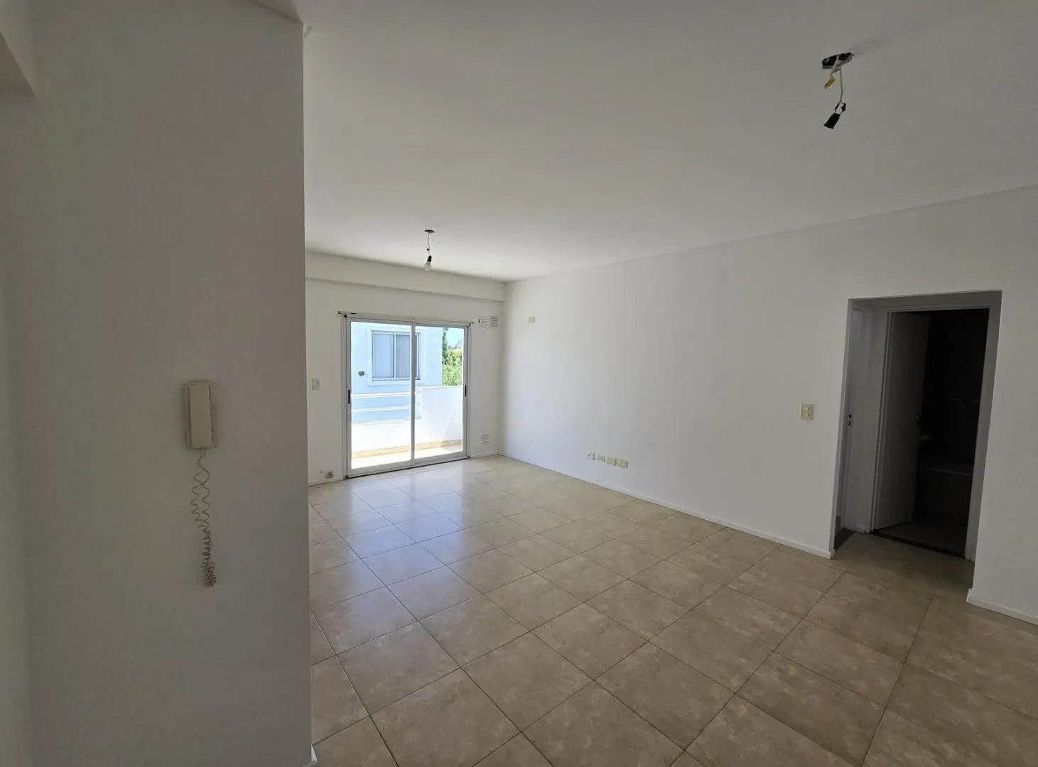 ALQUILER DEPARTAMENTO 2 AMBIENTES EN MUNRO 2