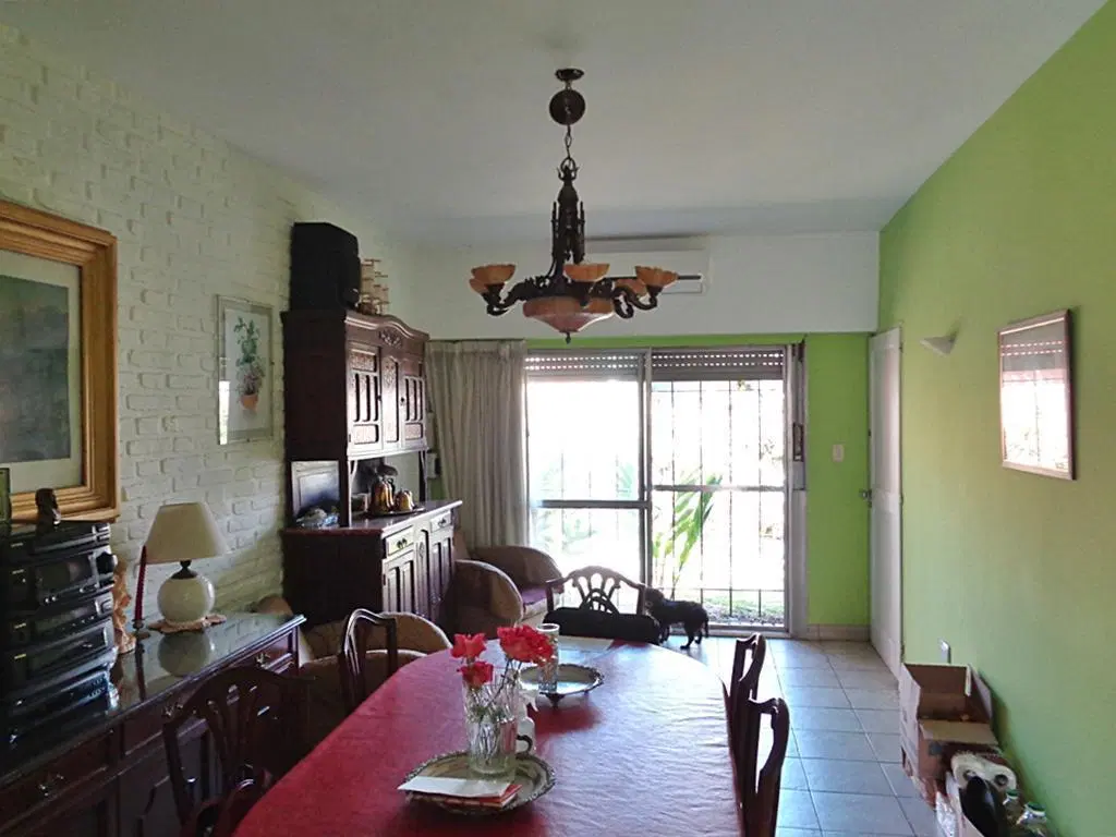 VENTA CASA 3 AMBIENTES EN VILLA ADELINA 4