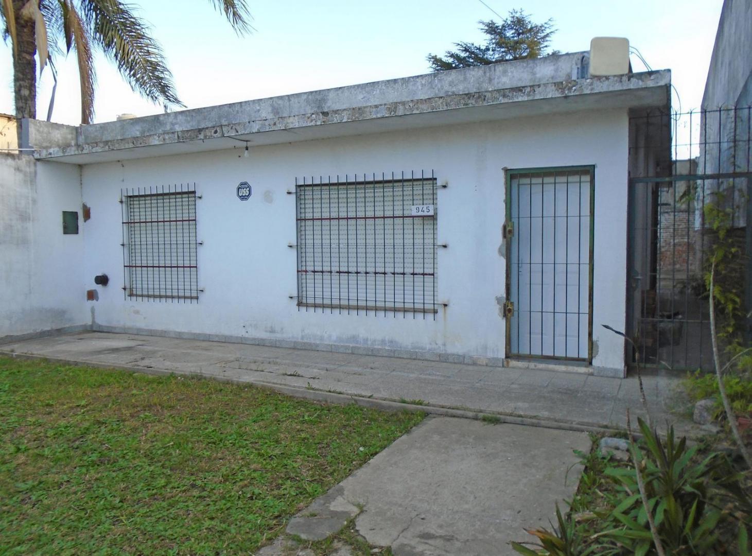 VENTA CASA 4 AMBIENTES EN BOULOGNE