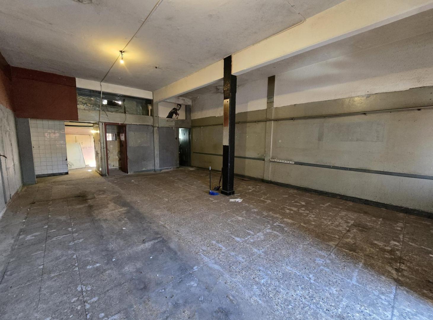 Foto de VENTA LOCAL EN VILLA ADELINA, imagen 4