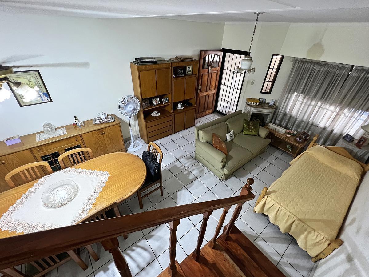 Foto de VENTA DÚPLEX 4 AMBIENTES EN MUNRO, imagen 1