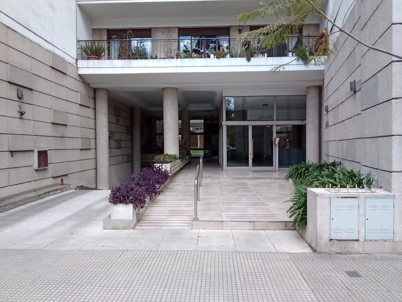 Foto de VENTA DEPARTAMENTO 4 AMBIENTES EN CABALLITO, imagen 1