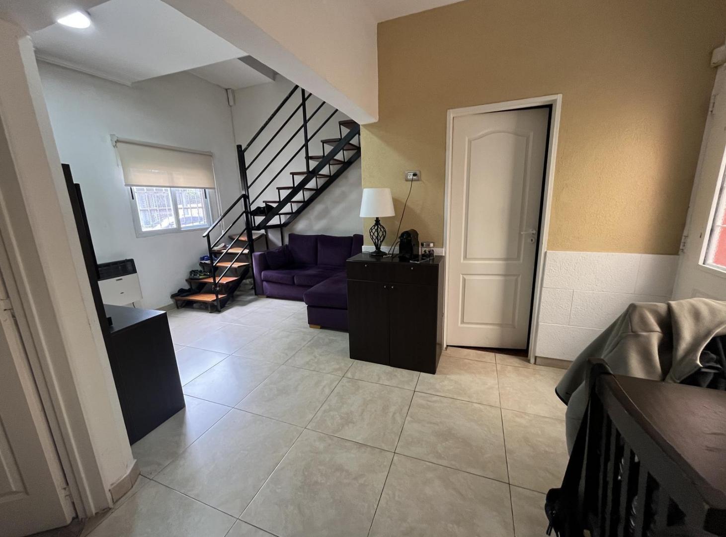 Foto de VENTA CASA 4 AMBIENTES EN MUNRO, imagen 2