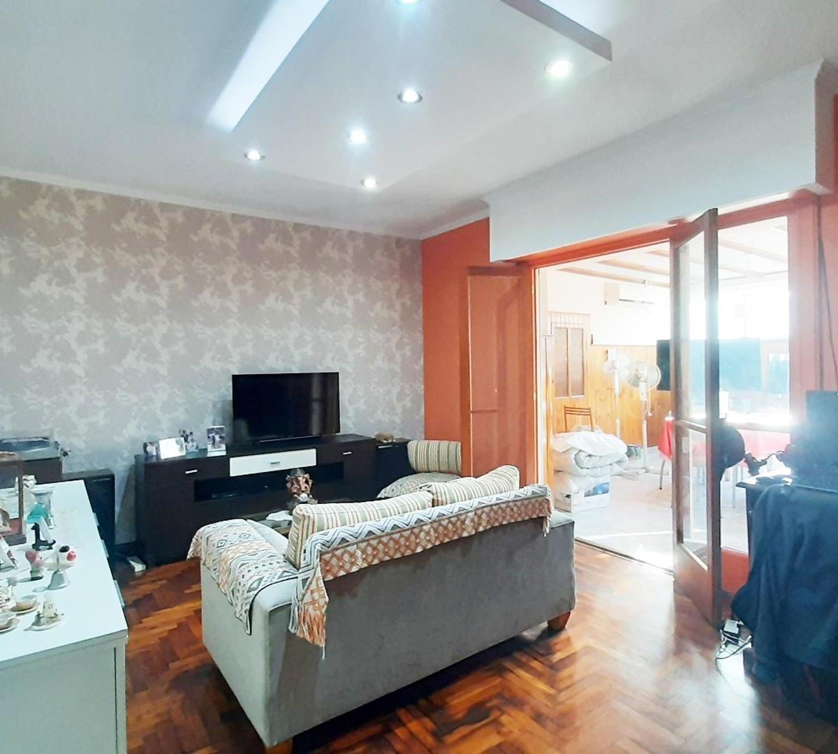 Impecable y Amplio 3 Ambientes - Muy Bajas Expensas! 1