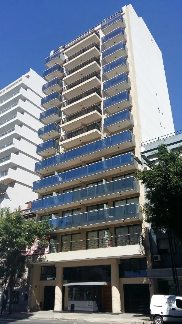 Amplio departamento 2 amb. Apto Prof. Cochera. Amenities. 2