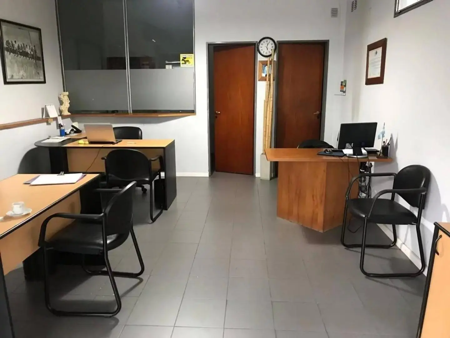 Oficina, local a la calle, coche.lote propio y espacio aereo 2