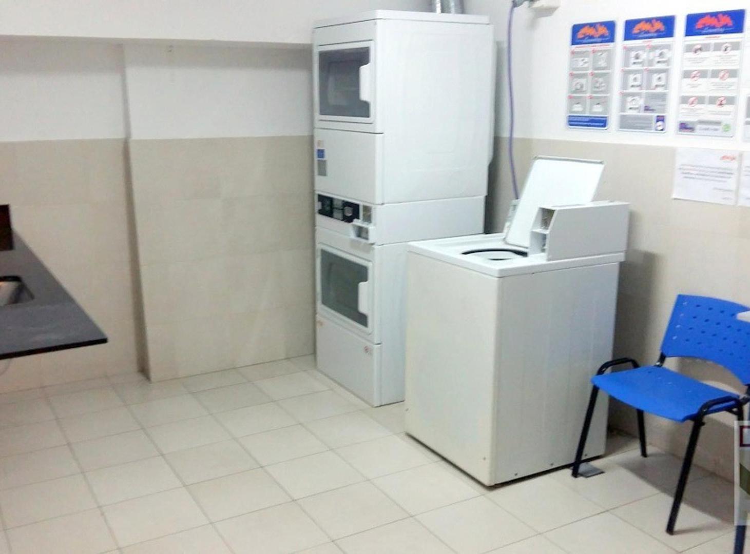 Foto de Amplio departamento 2 amb. Apto Prof. Cochera. Amenities., imagen 5