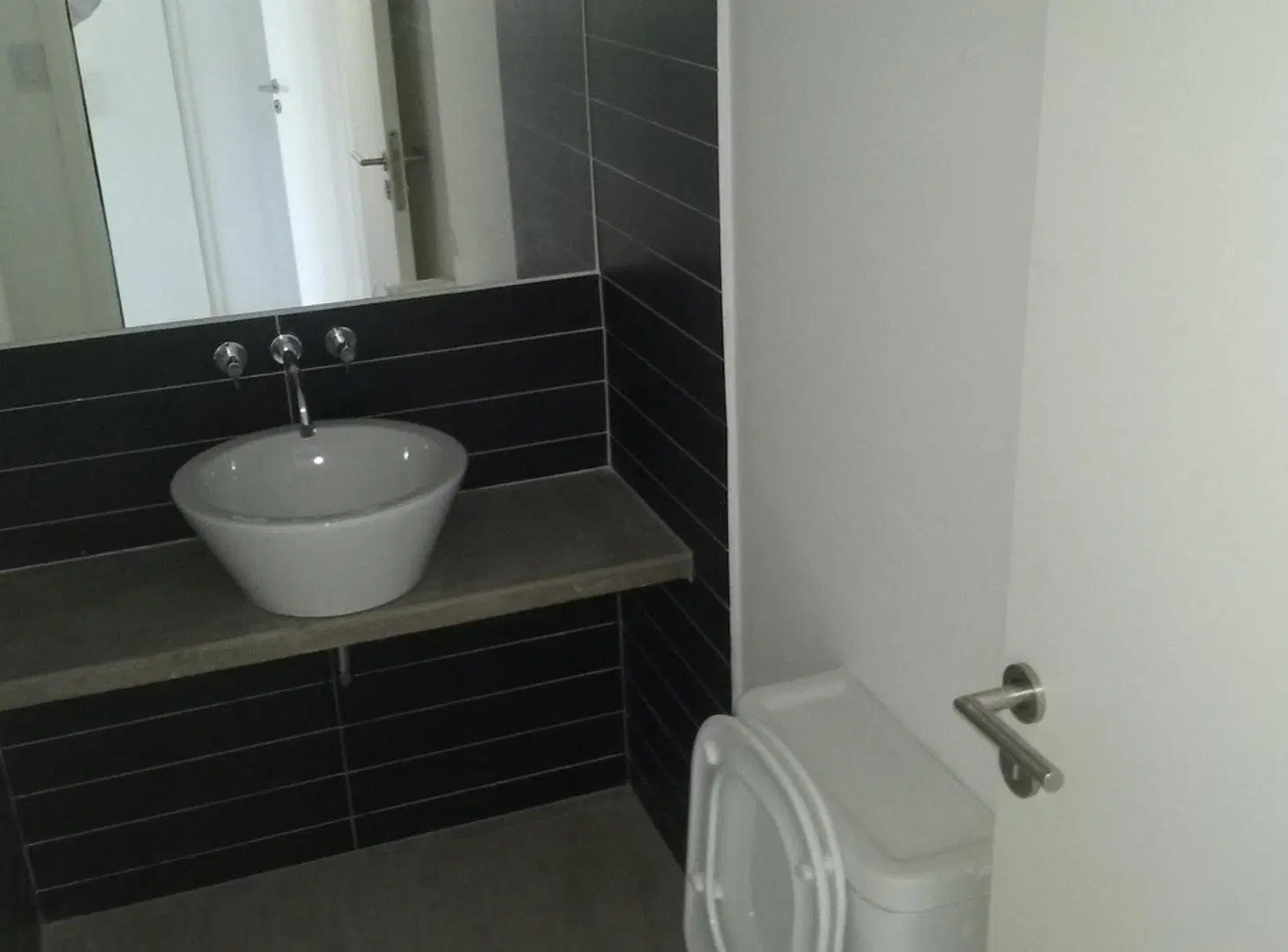 Amplio departamento  2 amb. Apto Prof. Cochera. Amenities. 3