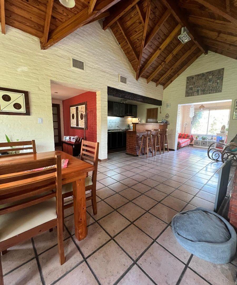 Foto de Casa. Venta. Canning. Campos de Echeverria. 4 amb., c/quincho cubierto, imagen 4