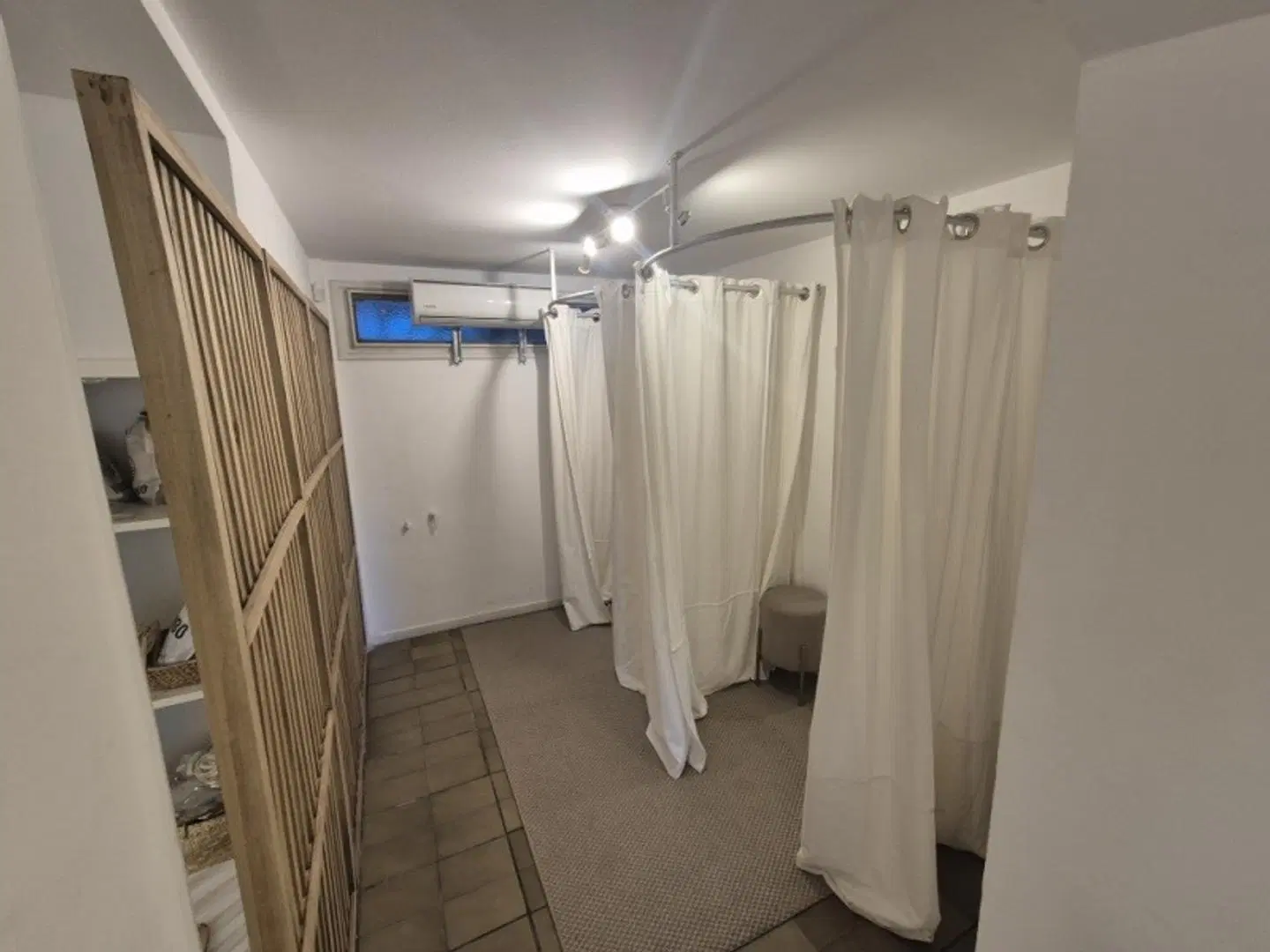 Local Comercial S/Blanco Encalada al 100 - 60 m² comerciales 2