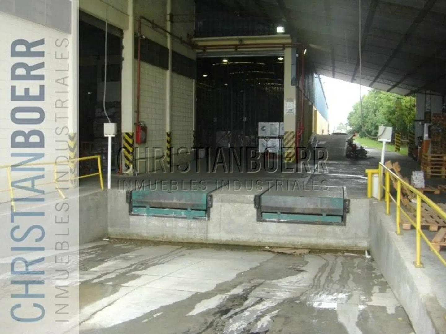 5300M EN EL PARQUE IND PILAR - PLANTA - DEPOSITO CON DOCKS D 2