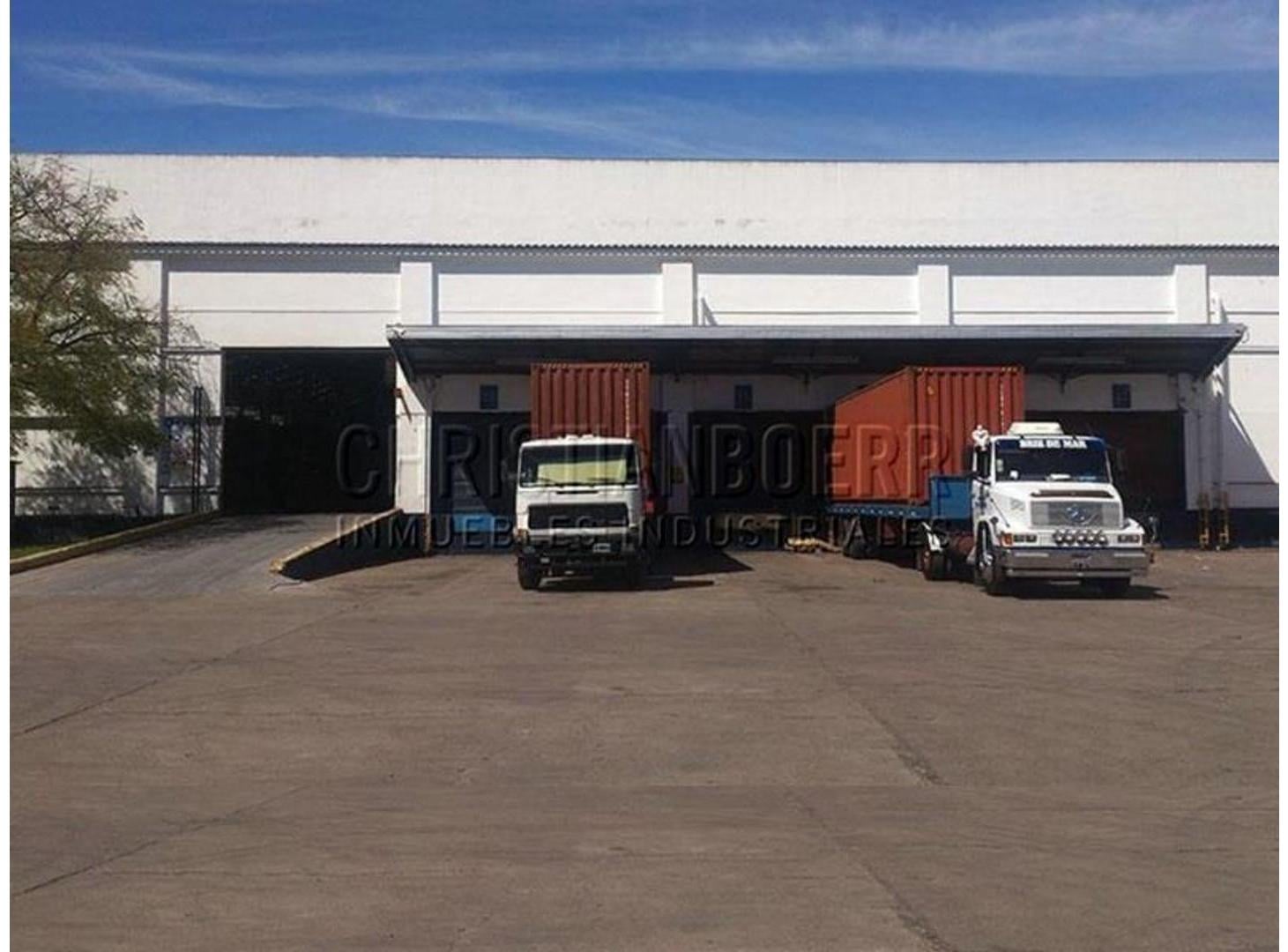 5530m² cub. en Hurlingham dentro de Complejo Log