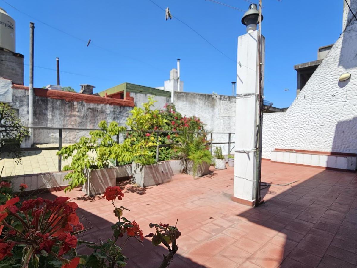Pasaje Arquímedes 2300 Casa de 5 Ambientes con Garage (Terreno Propio) Pompeya 3