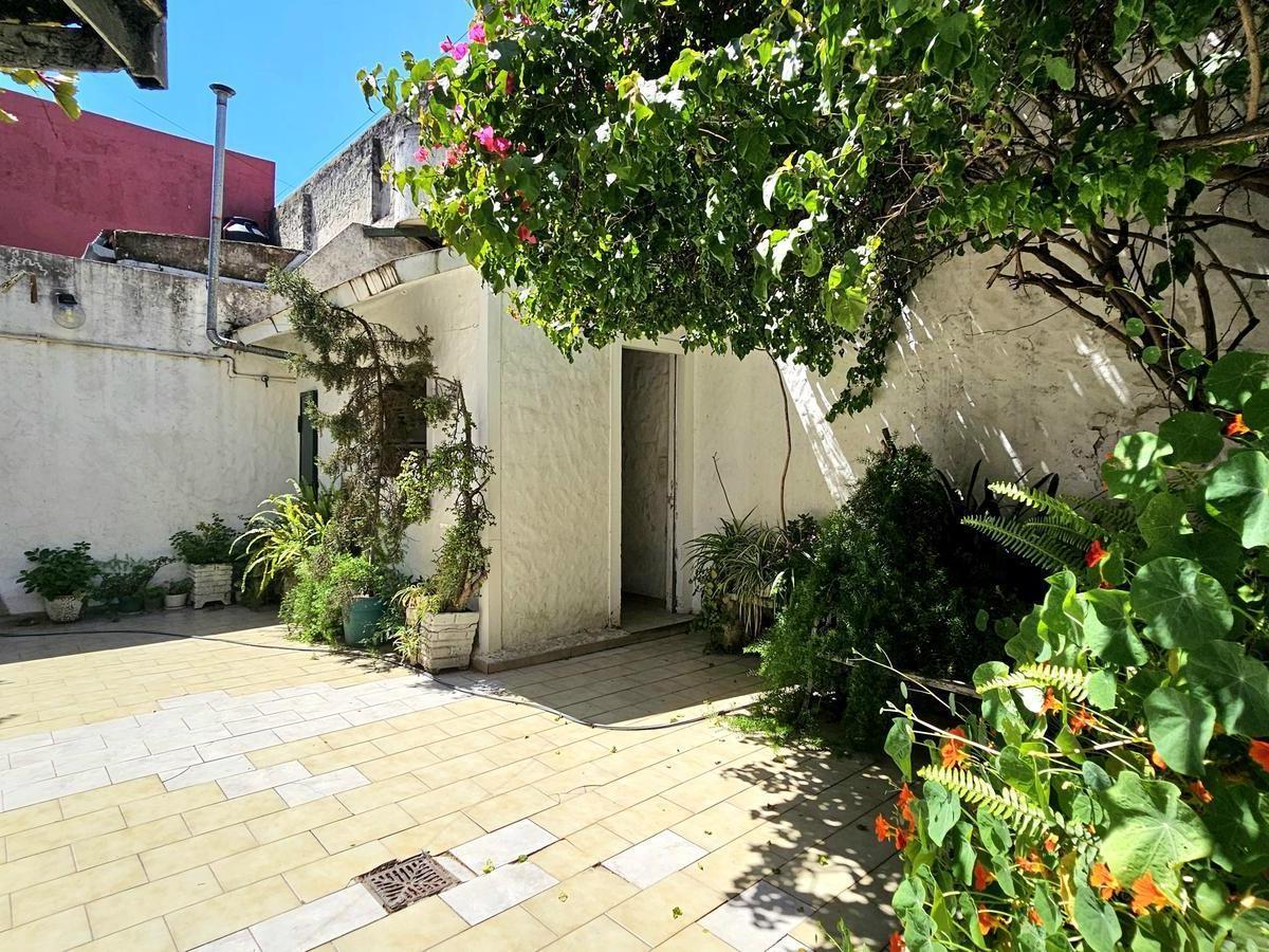 Pasaje Arquímedes 2300 Casa de 5 Ambientes con Garage (Terreno Propio) Pompeya 4