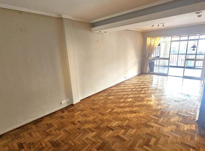 Departamento de 3 ambientes con dependencia y balcón terraza cubierto 4