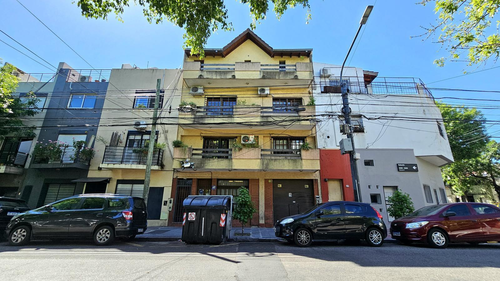 Casa multifamiliar, divisible, con local, galpón, múltiples usos
