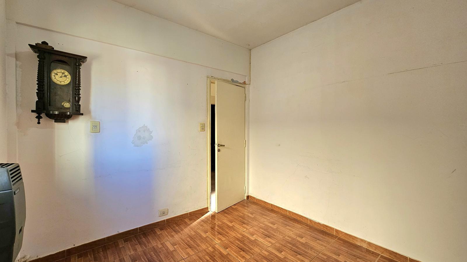 Departamento de 3 ambientes con balcon al frente - P.Avellaneda