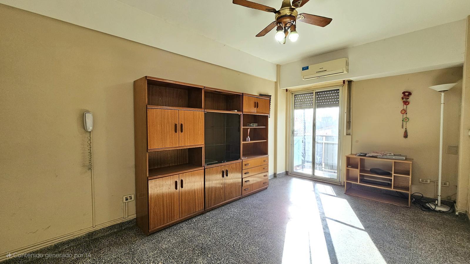Departamento de 3 ambientes con balcon al frente - P.Avellaneda