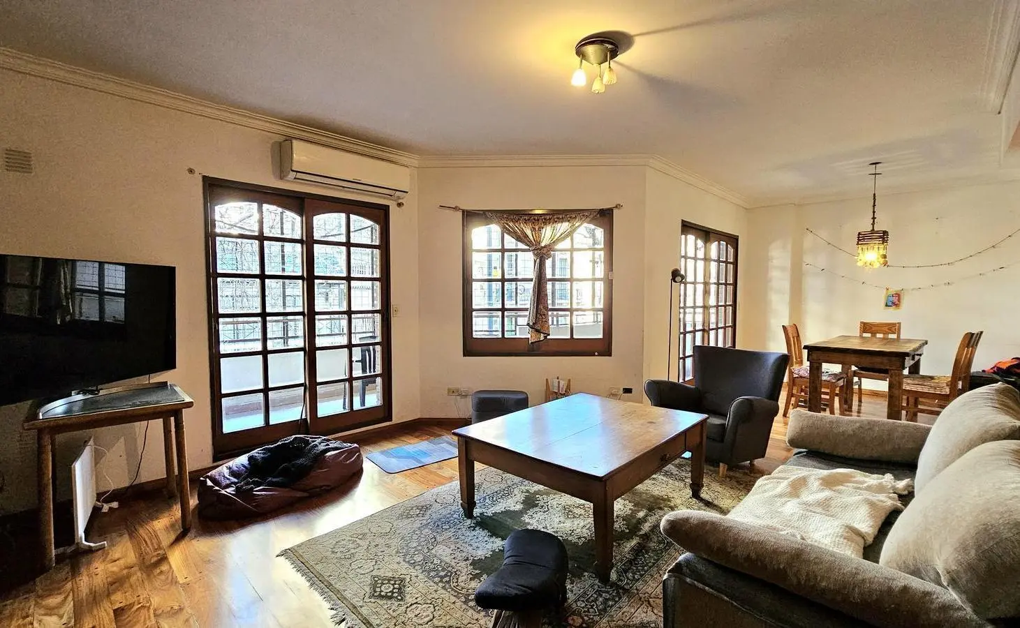 Departamento de 4 amb. con dependencia y playroom, patio parrilla y cochera 1