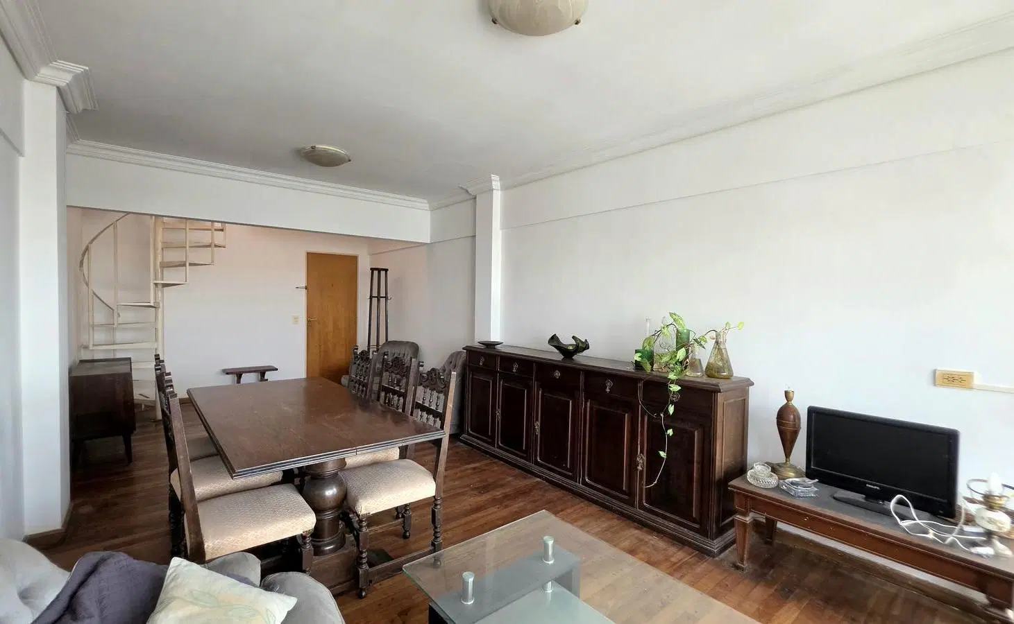 Departamento de 4 ambientes con dep. y terraza propia con parrilla - Piscina 4
