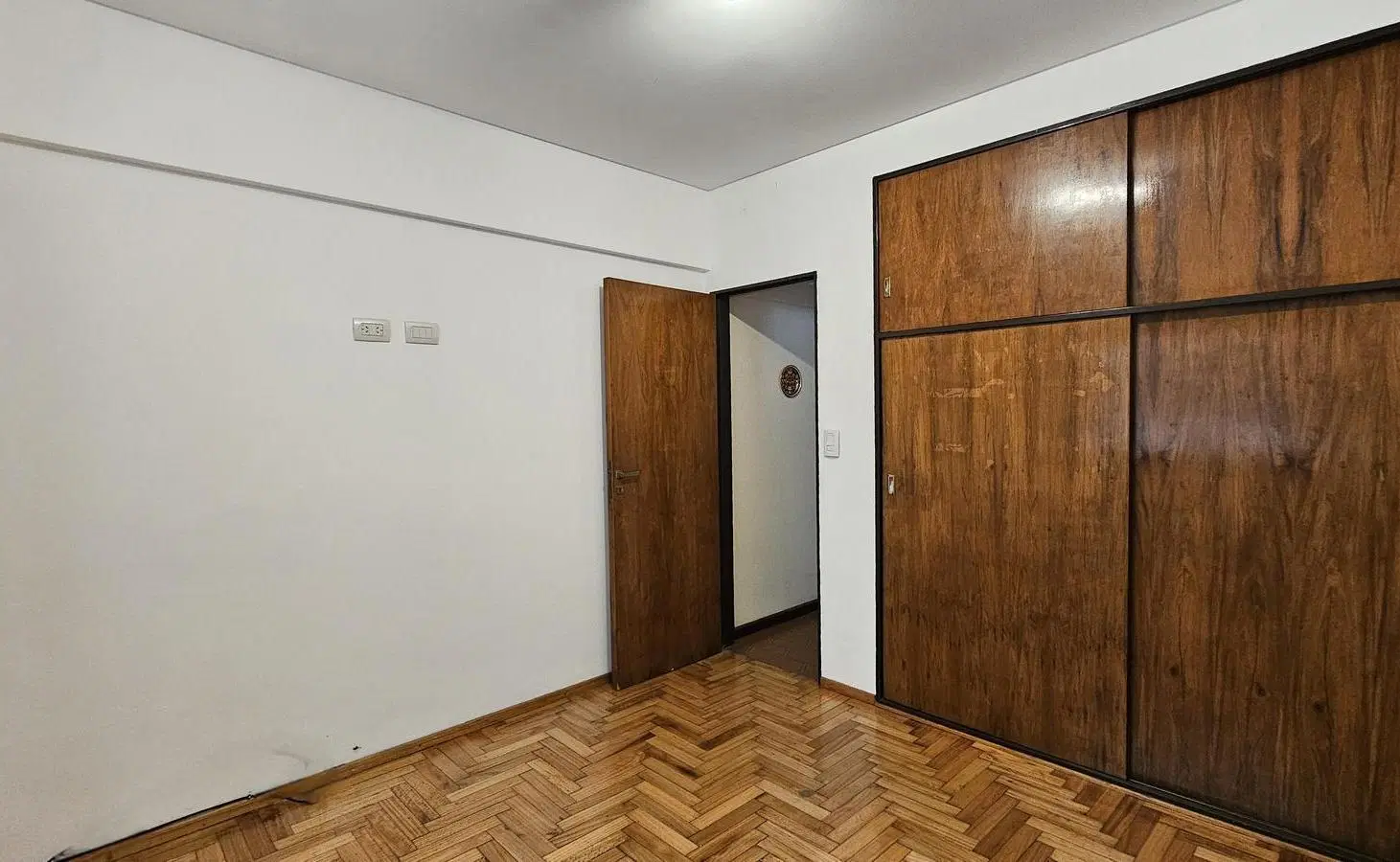 Departamento de 2 ambientes impecable estado Flores 5
