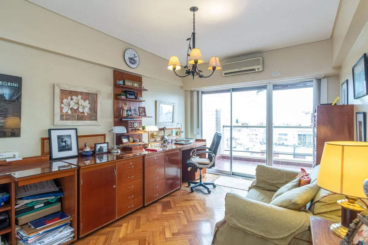 Rivadavia 4500  Departamento de 5 ambientes con 2 deps y balcón terraza  Caballito 2