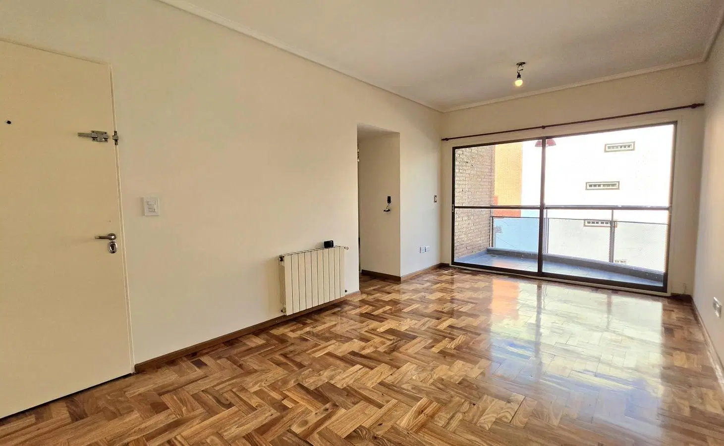 ALQUILER - Caballito - Departamento de 2 amb con balcón - Excelente estado 1