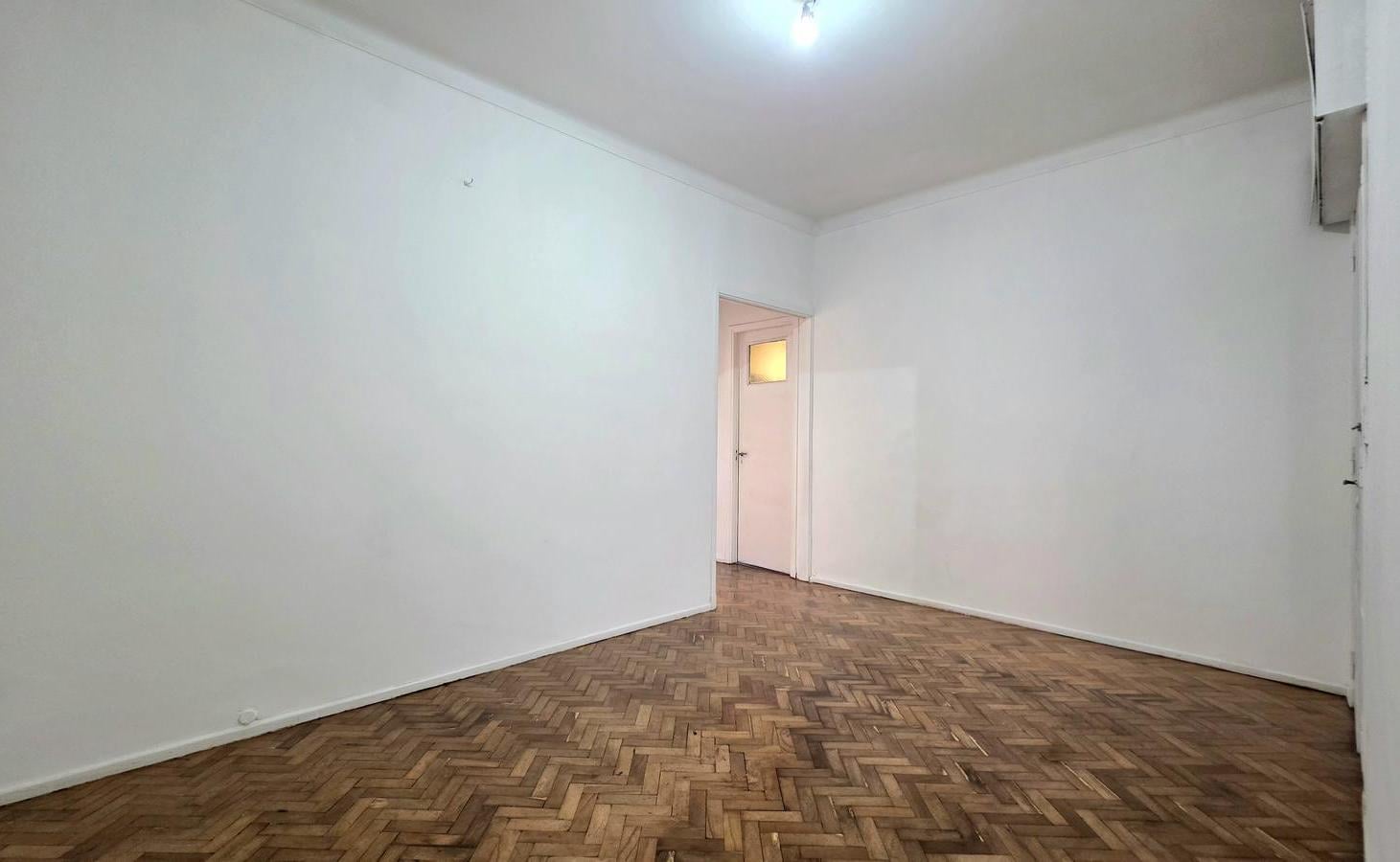 Foto de Guayaquil al 700 - Departamento de 3 ambientes con dependencia en venta, imagen 3