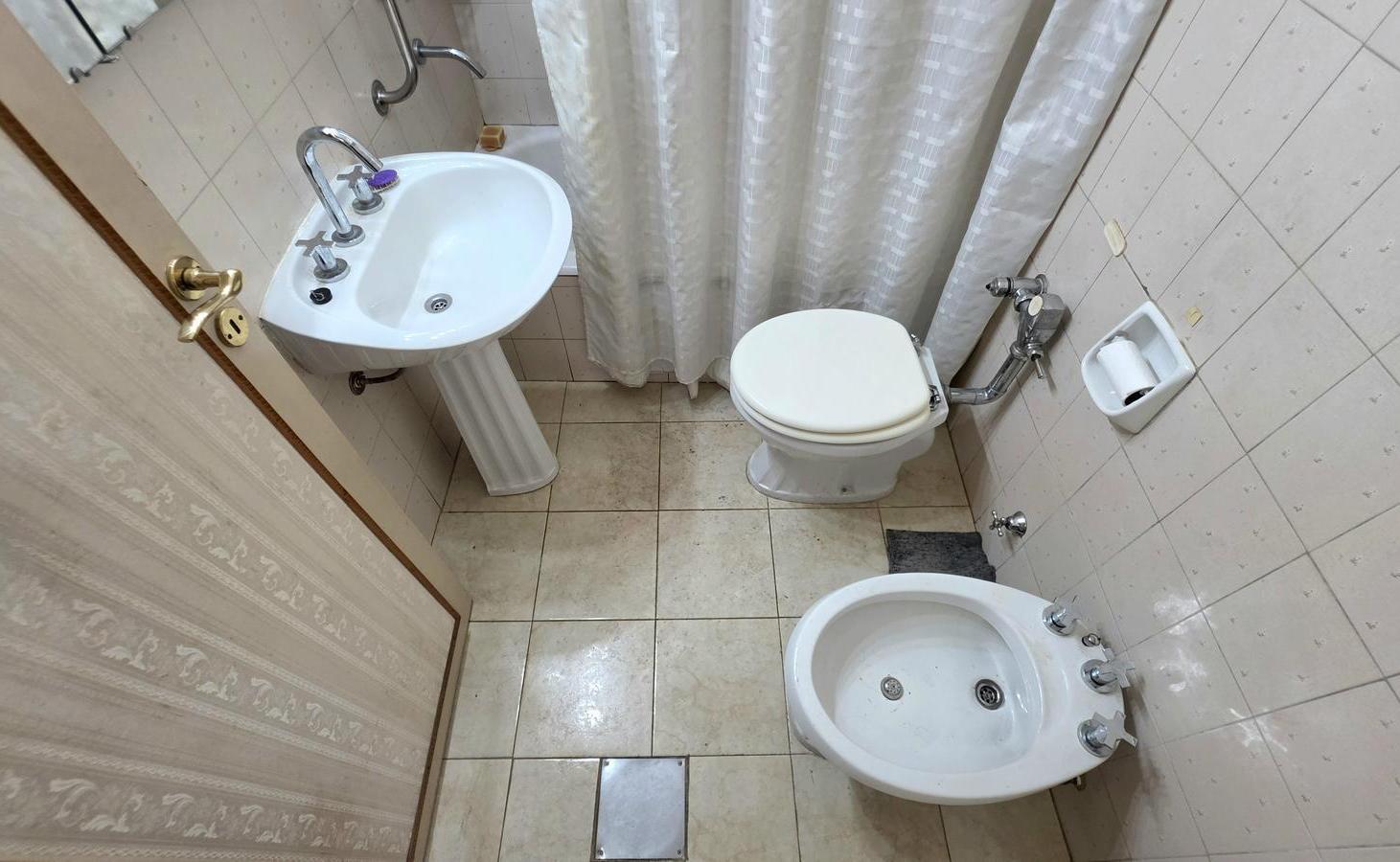 Foto de San José al 100 - Monserrat - Departamento de 3 ambientes con balcón al, imagen 3