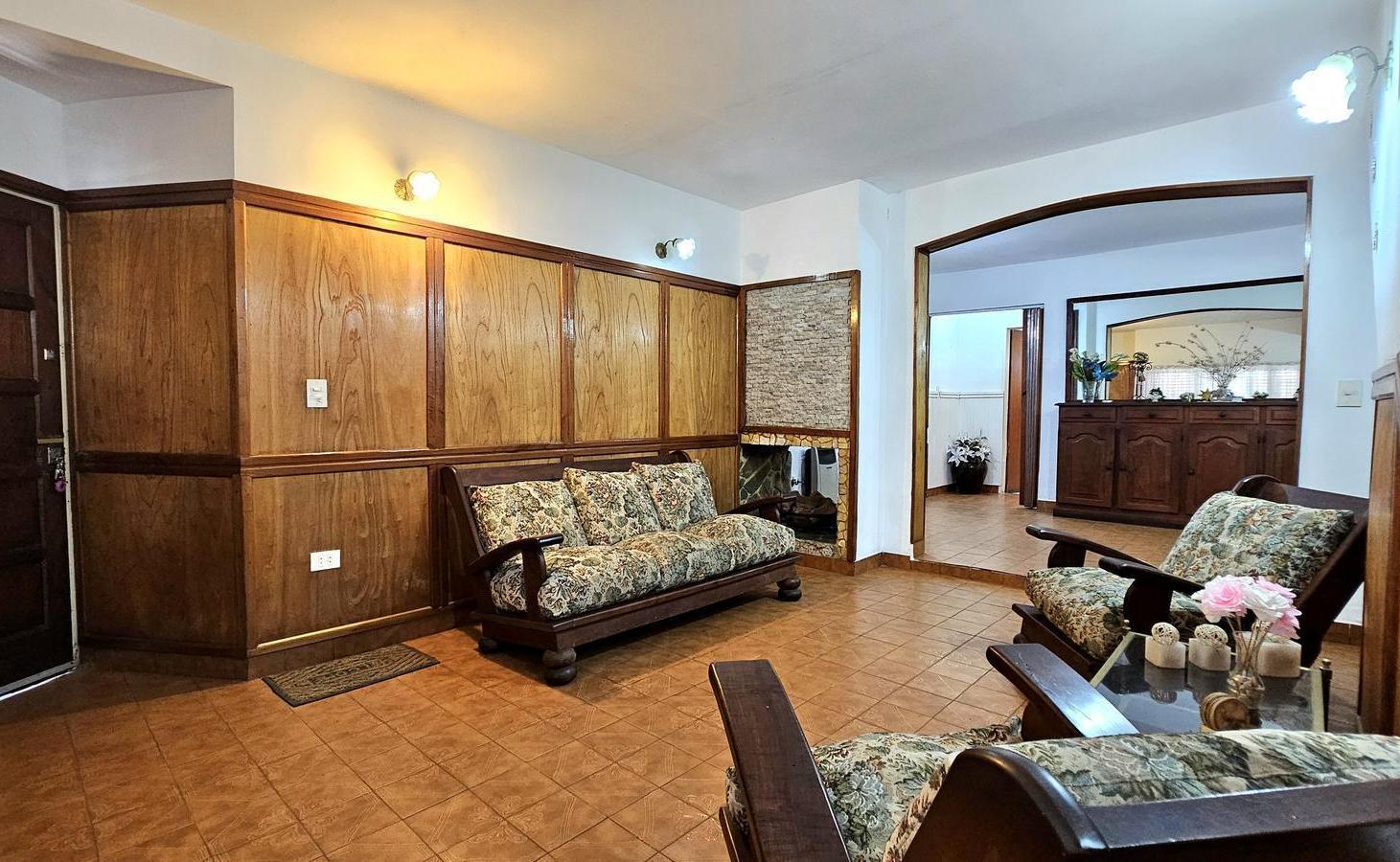 Foto de Pasaje Arquímedes 2300 - Pompeya - Casa de 5 ambientes con garage, imagen 5