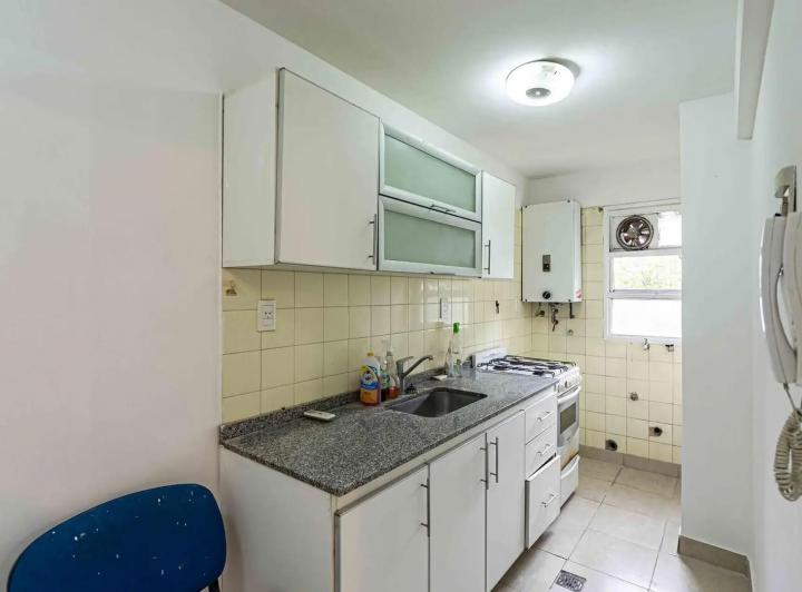 ALQUILER  - 3 Ambientes  Mario Bravo 800 - Frente con balcon 4