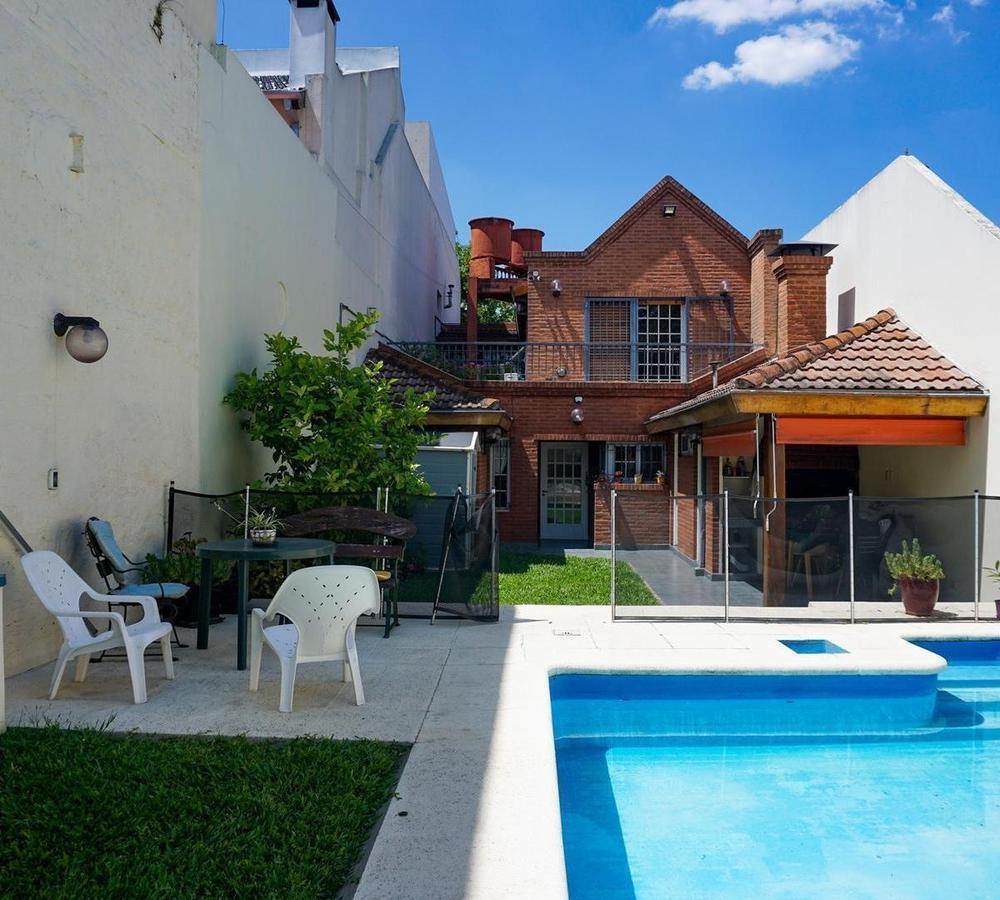Foto de VENTA - Villa Urquiza - 5 Ambientes - Jardin - Piscina, imagen 2
