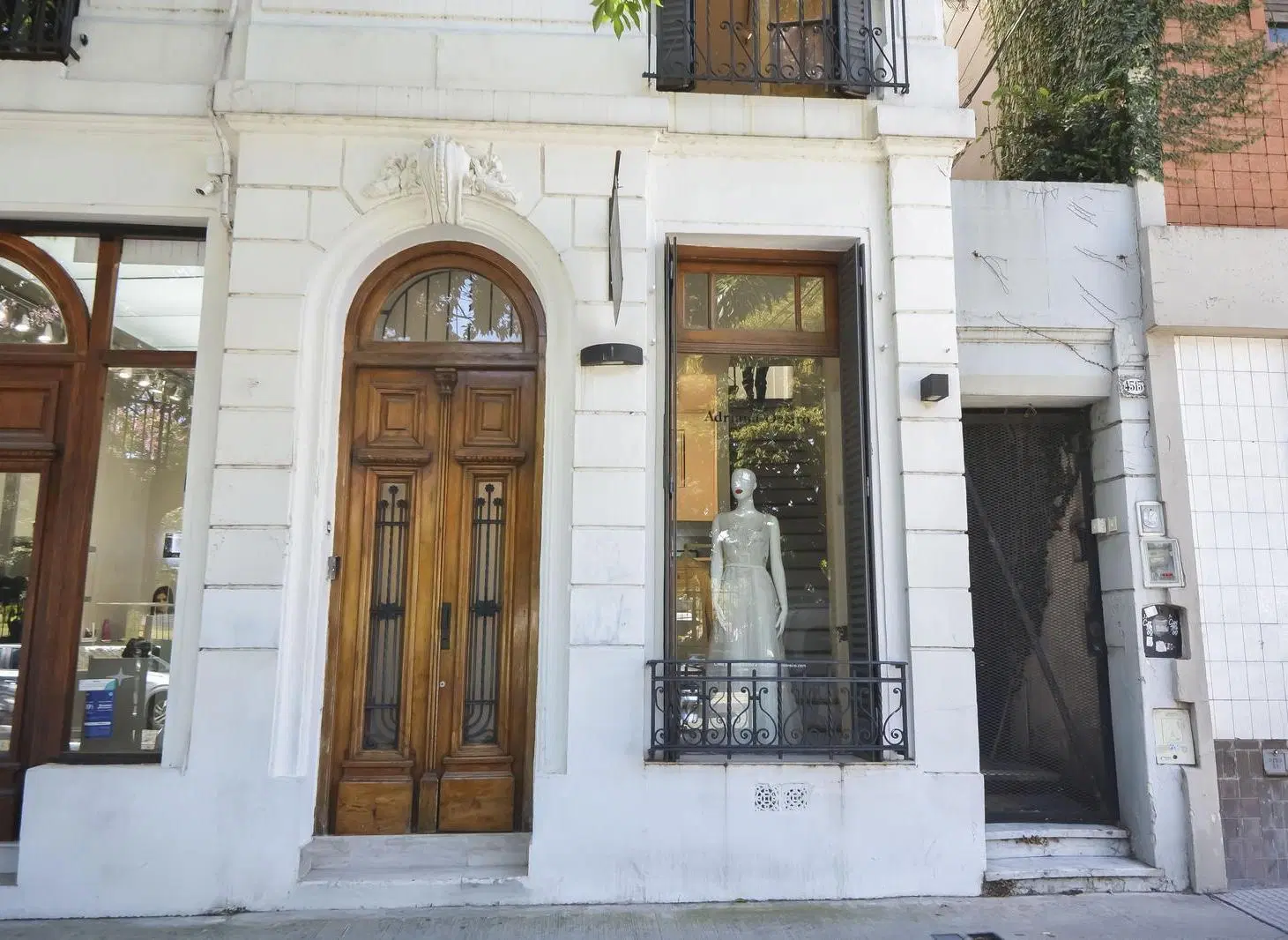 PH de estilo,  LOCAL ,frente plaza , con terraza - No apto Gastronomia 3
