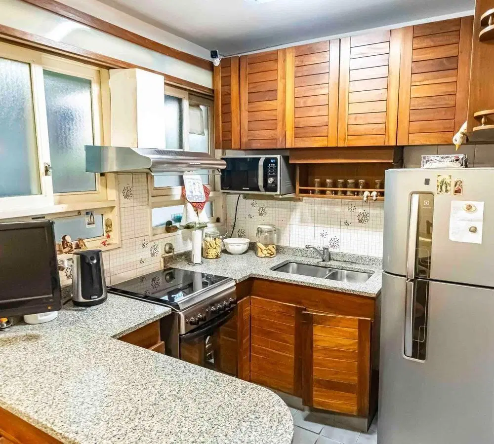 VENTA - 4 AMBIENTES C/ DEP - BALCON CORRIDO - COCHERA 8
