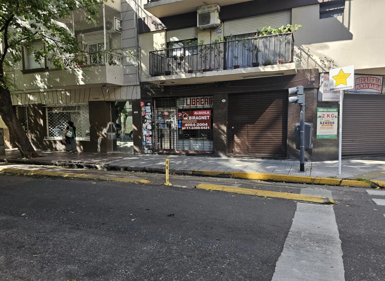 Alquiler - Local Comercial a la calle , a mts de la esquina - 5