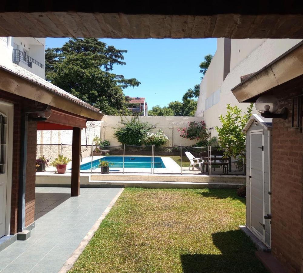 Foto de VENTA - Villa Urquiza - 5 Ambientes - Jardin - Piscina, imagen 4
