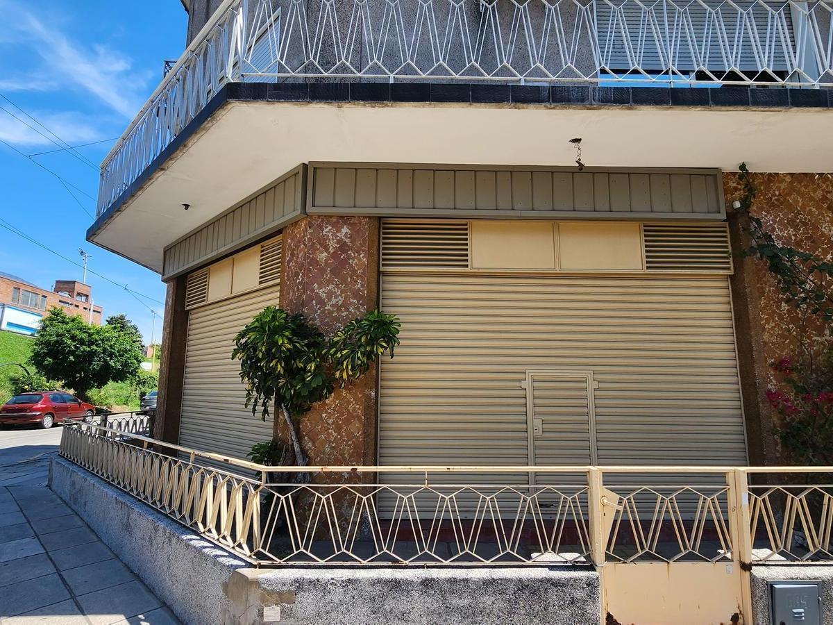 Edificio en Block en Parque Avellaneda 2