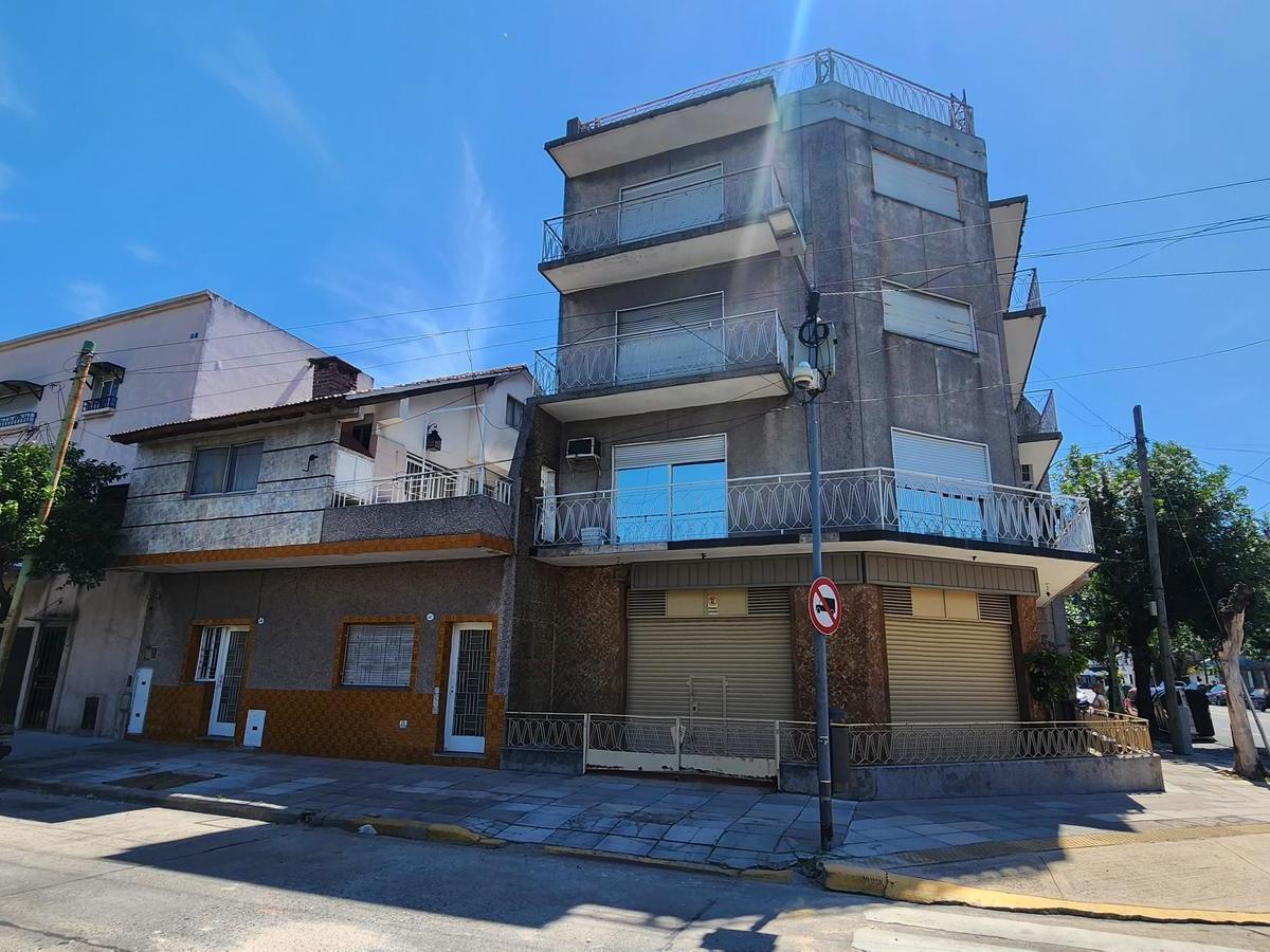 Edificio en Block en Parque Avellaneda 5