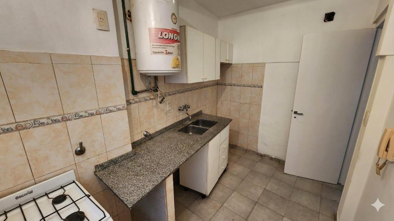 Foto de Venta 2 Ambientes en Planta Baja con Dos Patios y Cochera | Apto Crédito, imagen 2