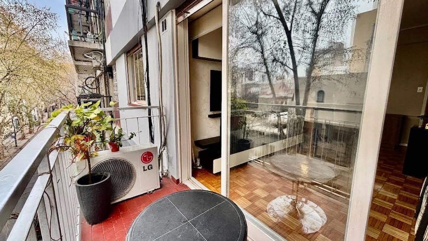 Foto de VENTA DEPARTAMENTO 3 AMBIENTES CON BALCÓN AL FRENTE EN SAN CRISTÓBAL, imagen 1