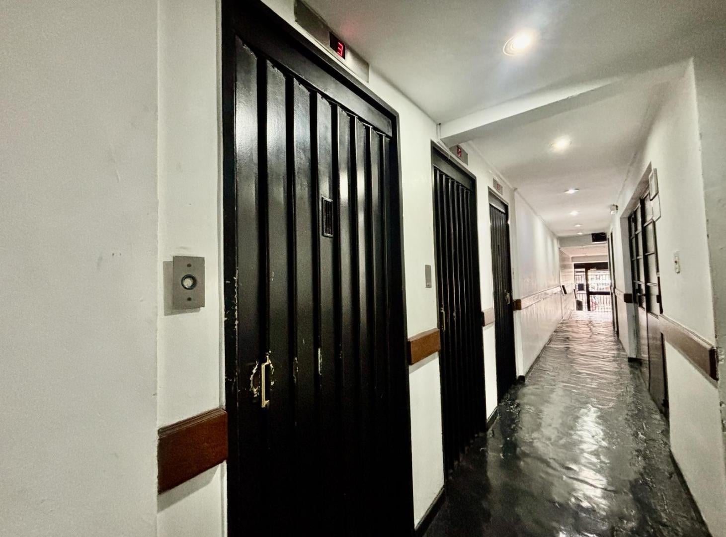 Foto de Venta 2 Ambientes en Planta Baja con Dos Patios y Cochera | Apto Crédito, imagen 3