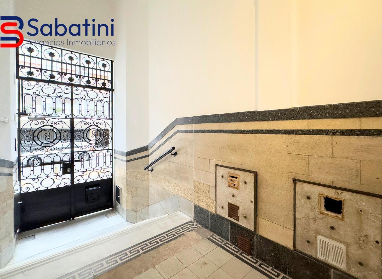 Foto de Venta PH de 4 Ambientes con patio y techos doble altura en Recoleta, imagen 3