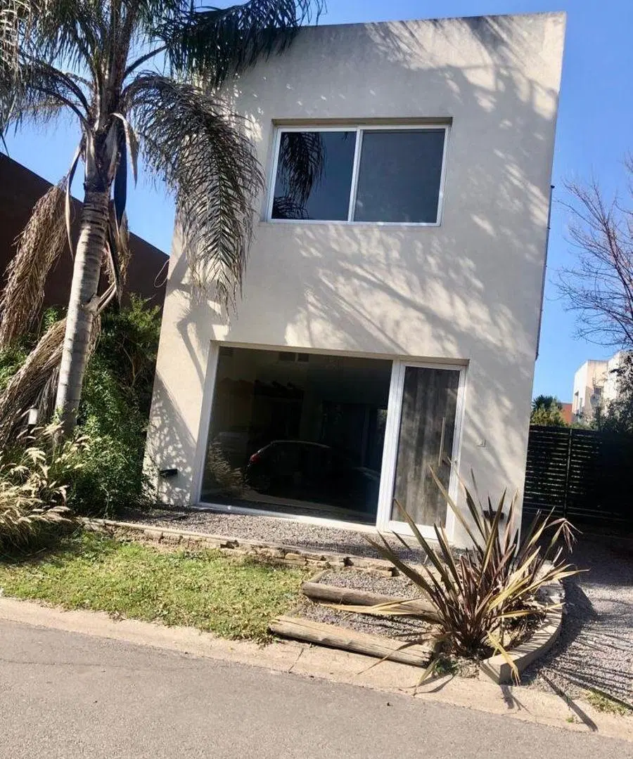 ALQUILER ANUAL, CALIFORNIA VILLAGE CASA DE 125M2 , ZONA PILAR 4