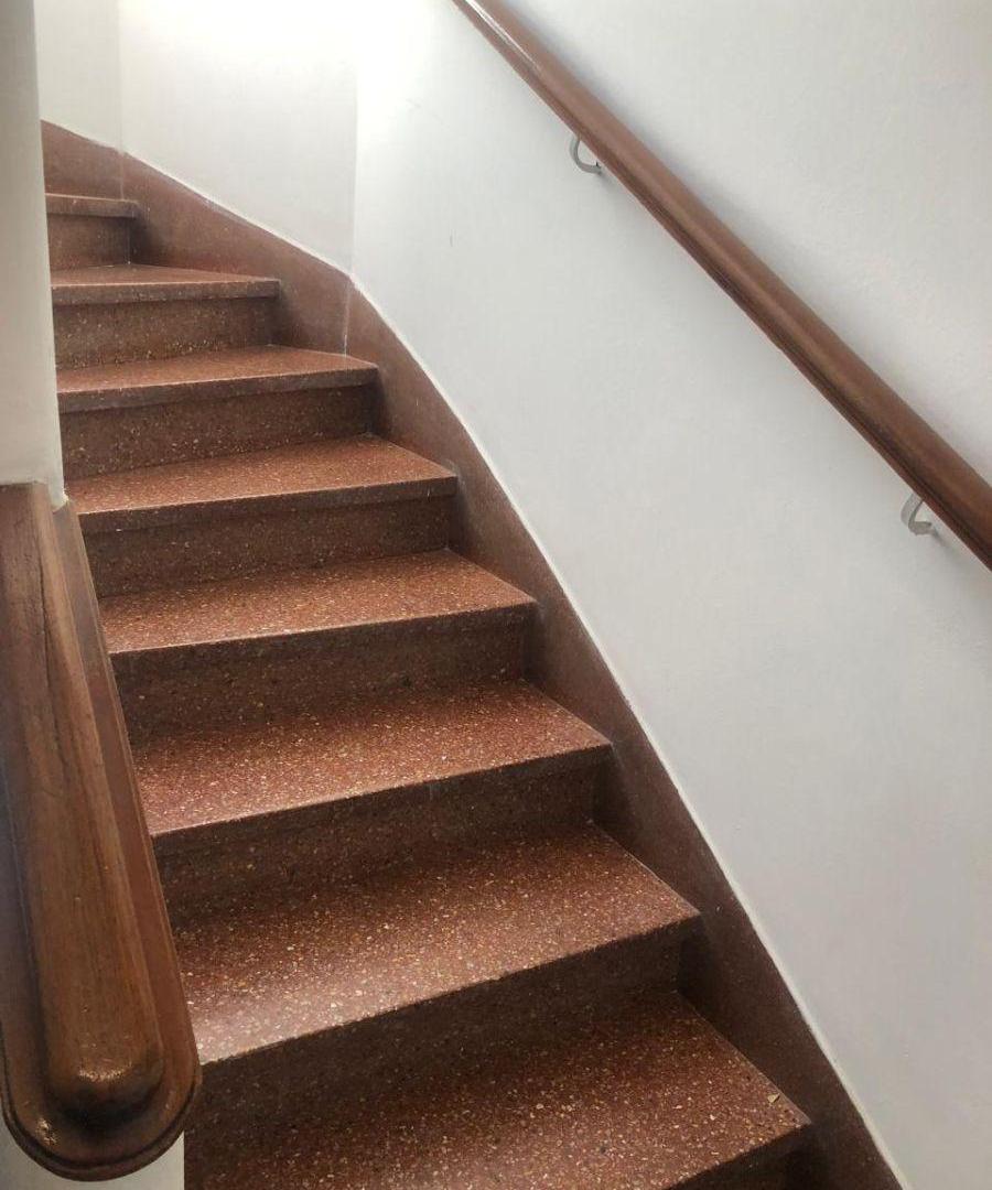 Foto de VENTA DEPARTAMENTO TIPO PH, POR ESCALERA, BAJAS EXPENSAS, imagen 1